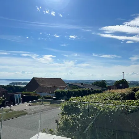 House With Heated Pool And Great Sea View