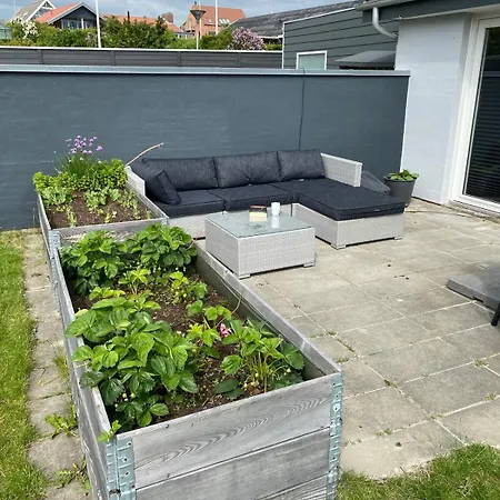 House With Heated Pool And Great Sea View * Rønde